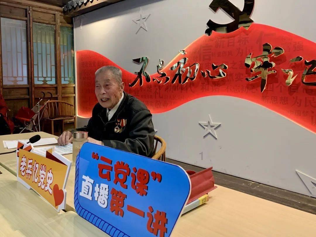 恋爱和婚后和异性朋友吃饭，有问题吗？游戏画面